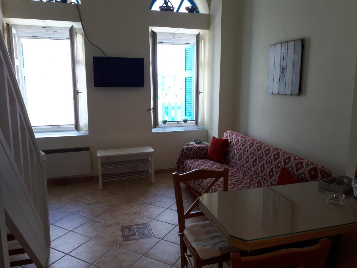 Roula'S Suites Andros Town Exterior foto