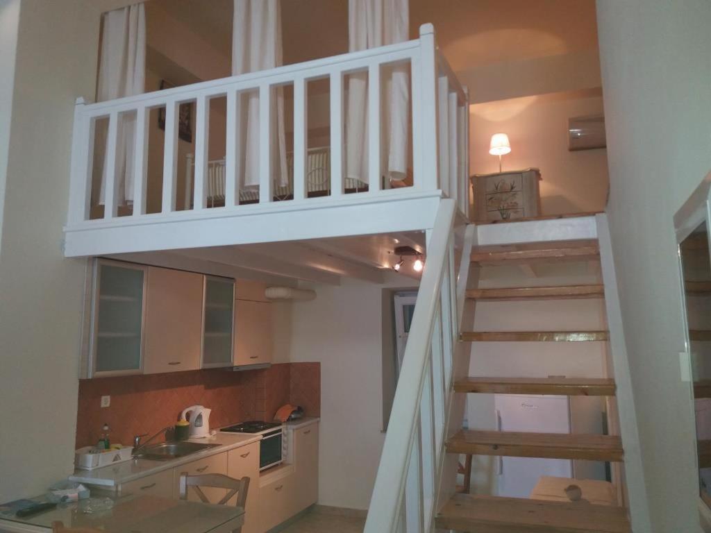 Roula'S Suites Andros Town Exterior foto